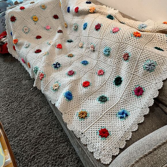 Handmade Crochet Afghan Blanket Puff 3D Flowers Cotton Blend 72x52 Boho Cottagec - Picture 3 of 12
